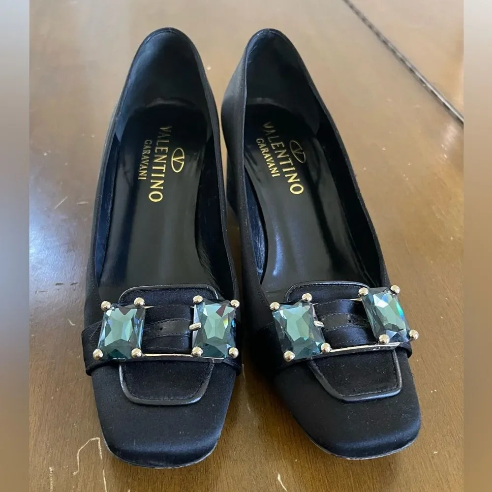 Valentino Garavani Satin Heels - Picture 2 of 7